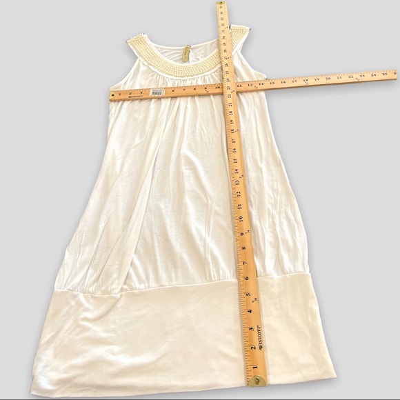 Pearl beaded neckline short sleeve light fabric white top Sz M - Picture 7 of 8